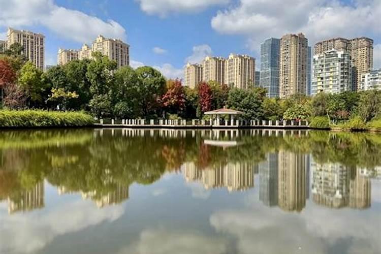 第一次来云南不知道怎么玩，这份热门路线旅游攻略请收好？