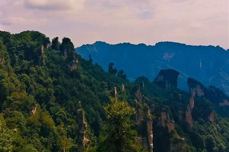 湖南自由行5天怎么安排行程，张家界五天跟团旅游攻略，看完出发？